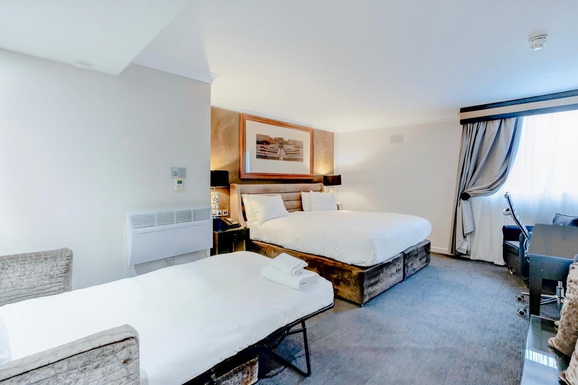 Hotel The Landmark And Leisure Club A Palette Dundee