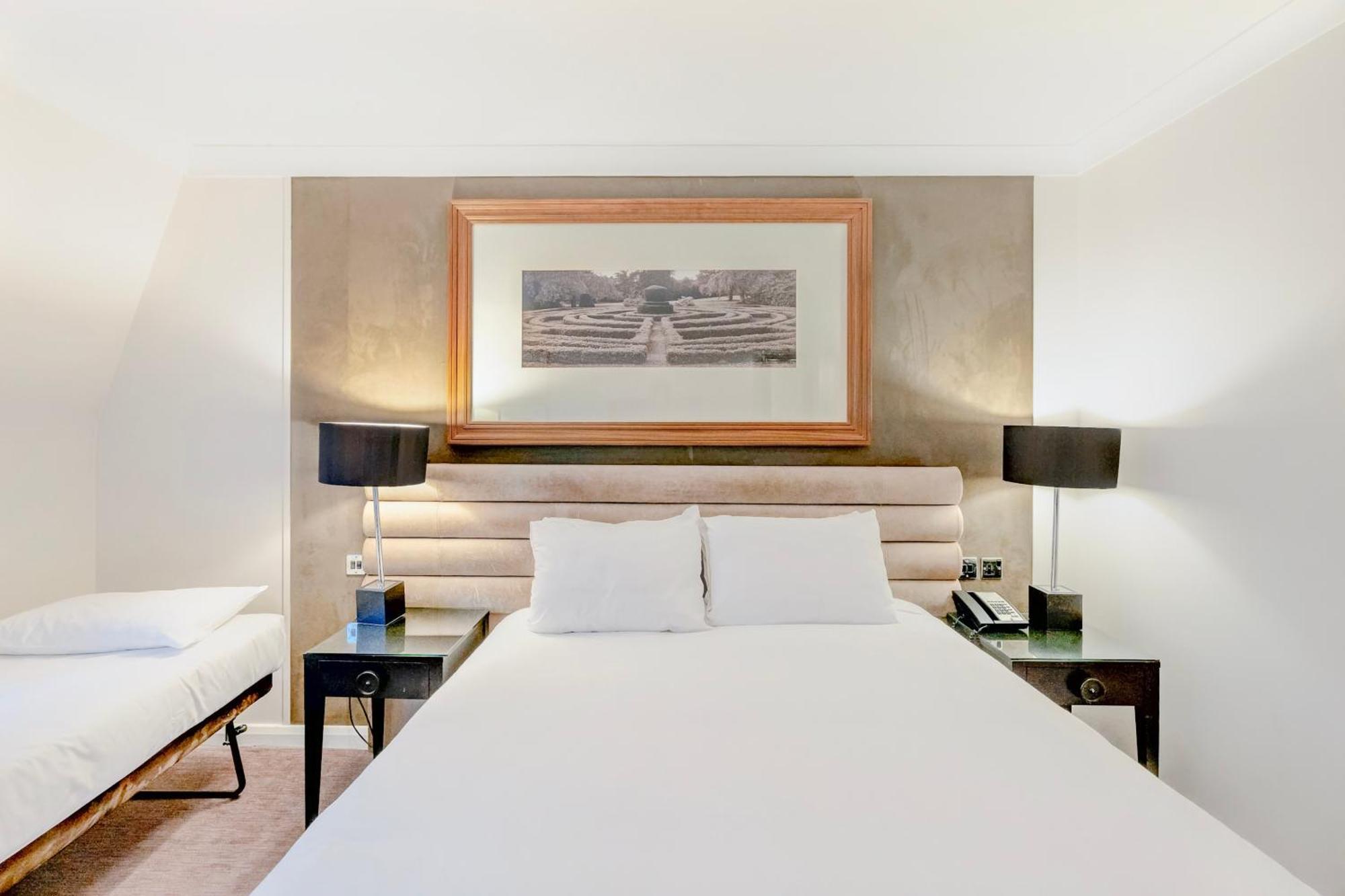 Hotel The Landmark And Leisure Club A Palette